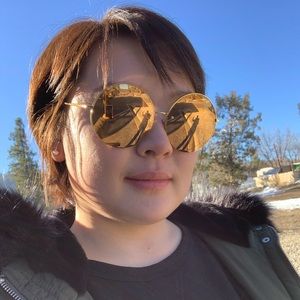 Meet your Posher, Yuna